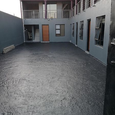 Fgm Guesthouse 2 阿尔伯顿 外观 照片